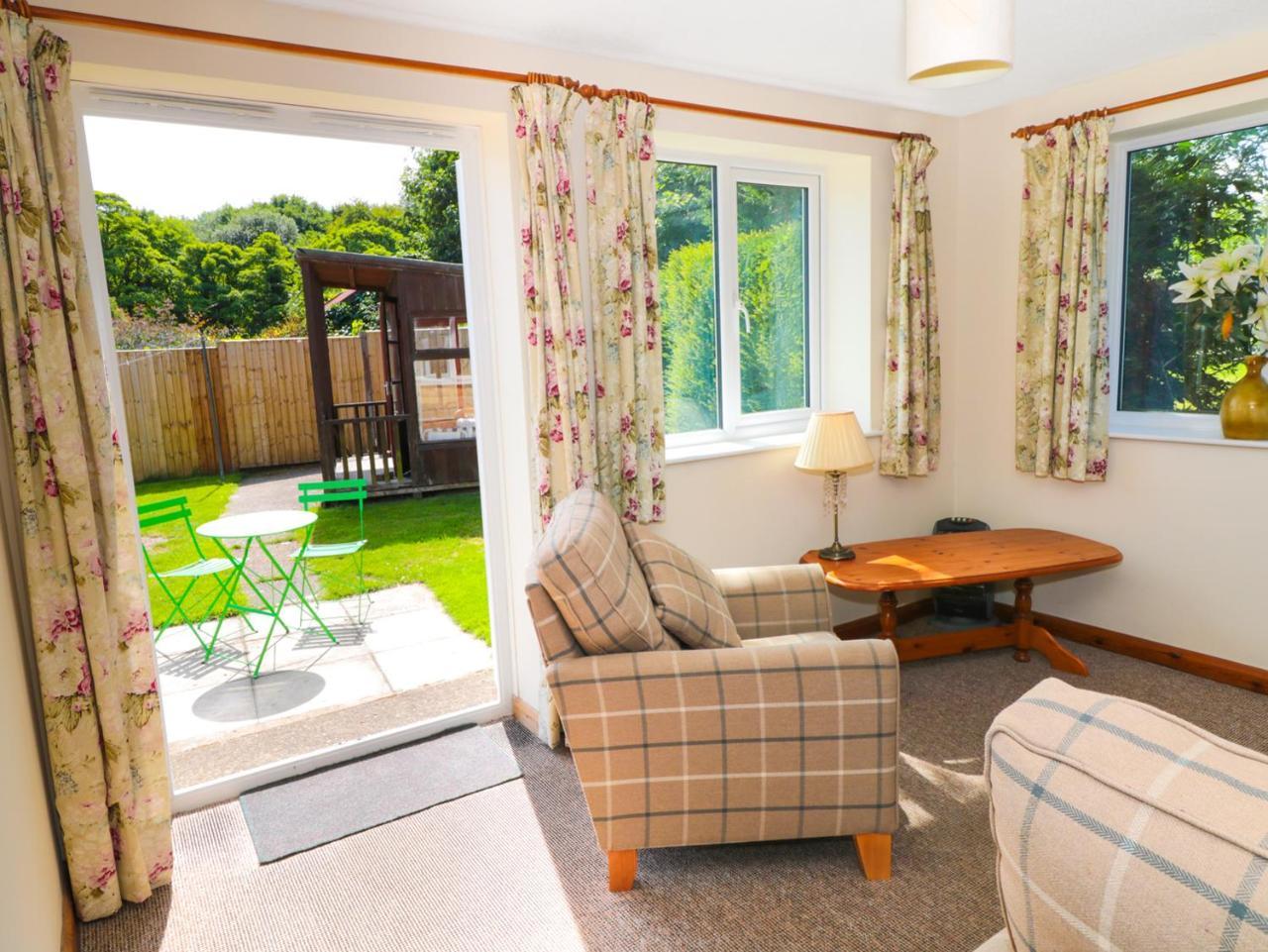 River Gardens Cottage Γουίτμπι Εξωτερικό φωτογραφία